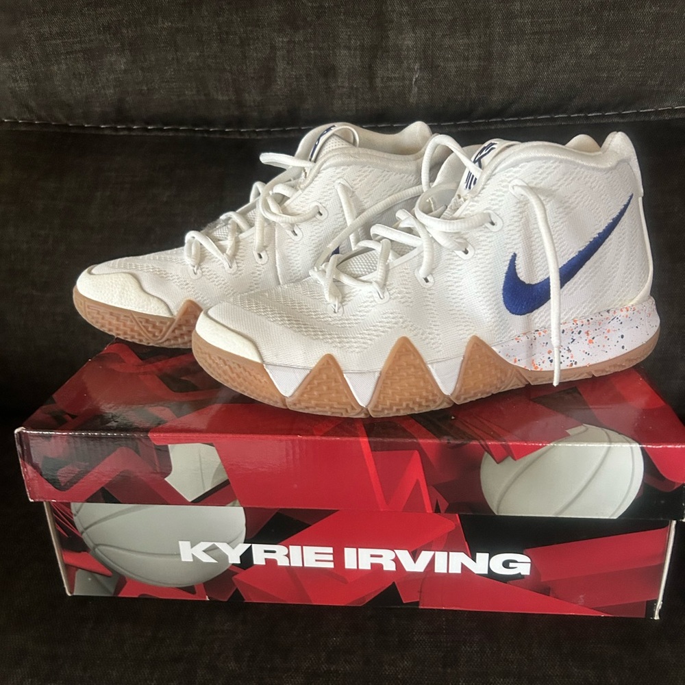Nike Kyrie Irving White and Blue Basketball Shoes
